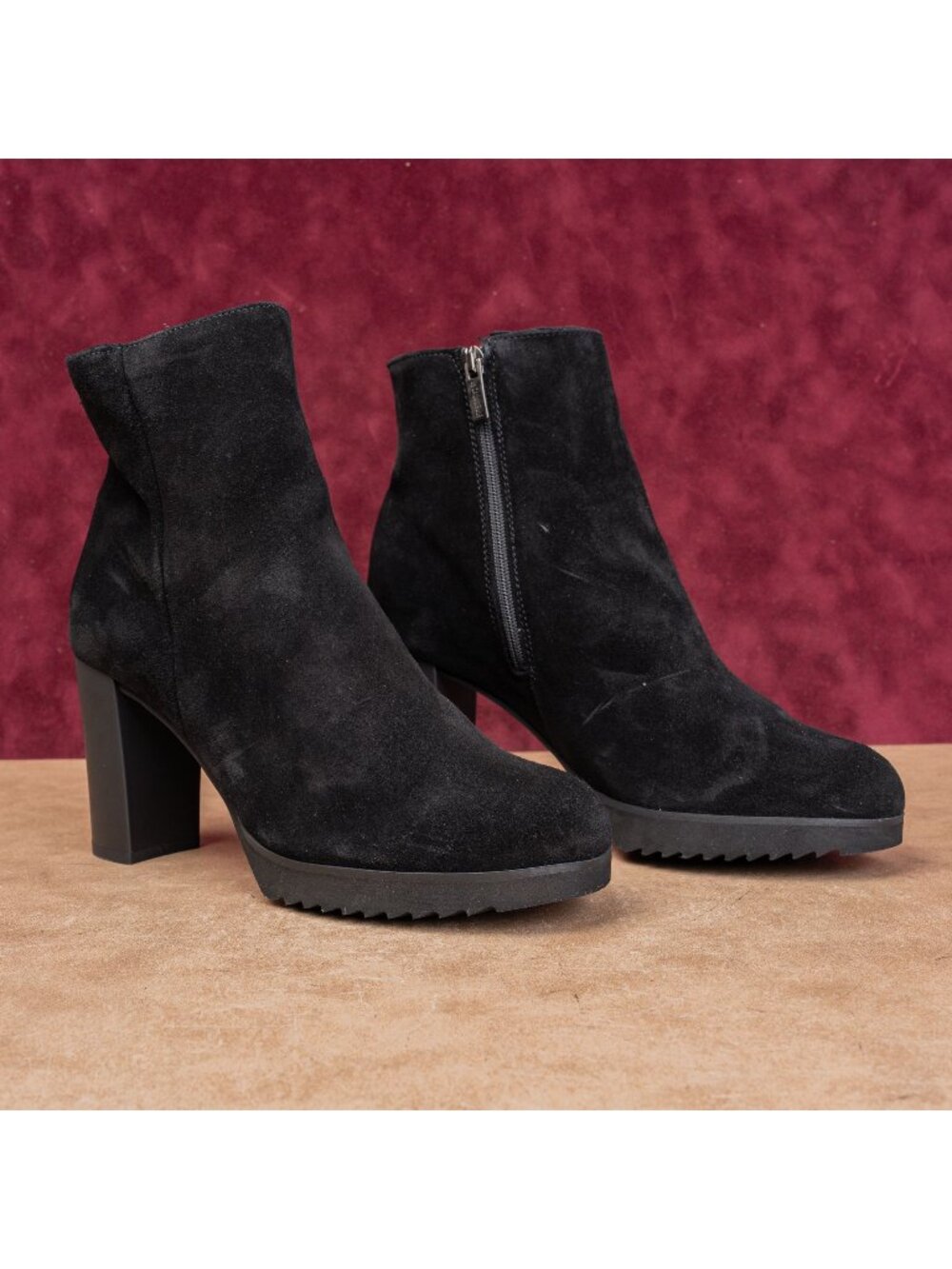 La Canadienne Myranda Waterproof Black Suede Dress Zip Ankle Boots sz 8.5